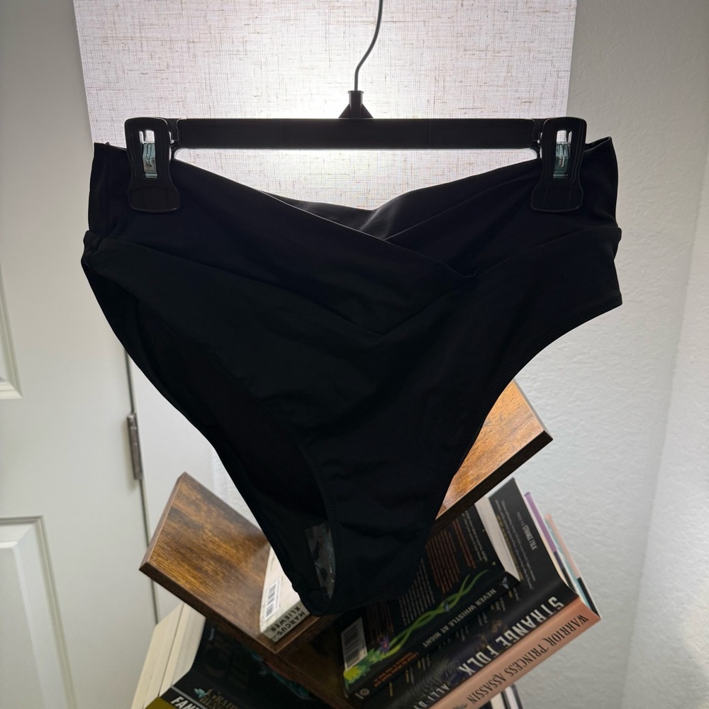 NWT VS PINK bakini set